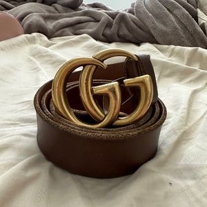 Gucci leather belt with Double G buckle